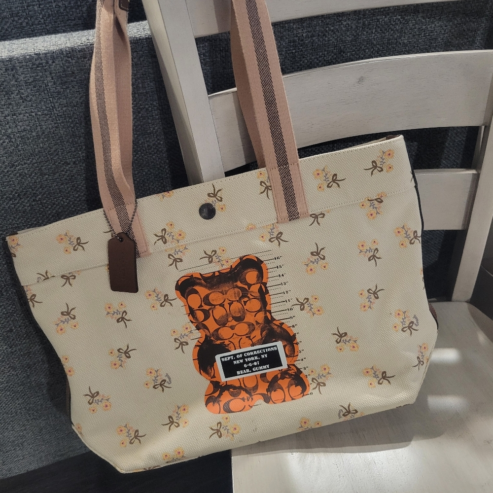 NWOT! COACH Tote With Vandal Gummy Bear  $298 Limited Edition